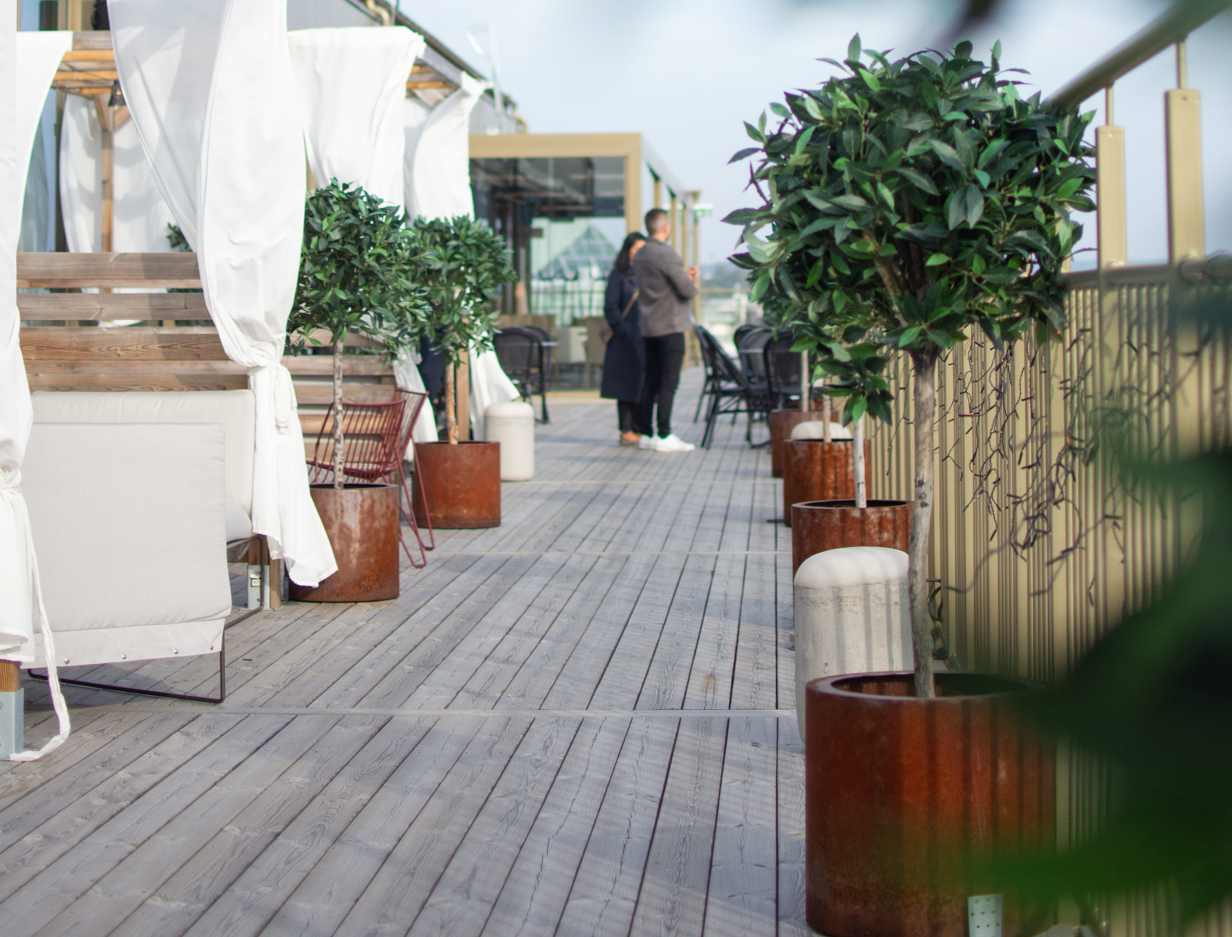 The impregnated decking installed on a large terrace. 