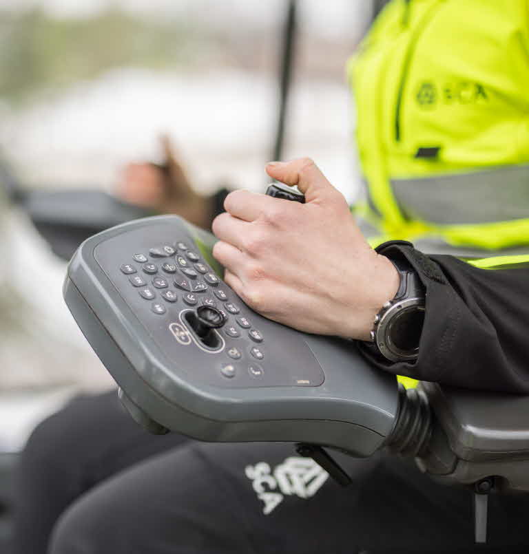 hand på maskinspakar
