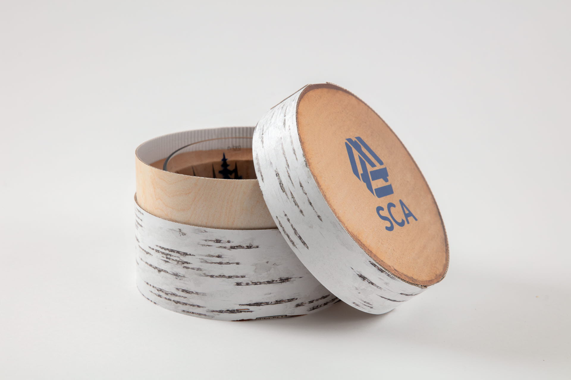 Round box with birch print made in SCA Kraftliner White Top