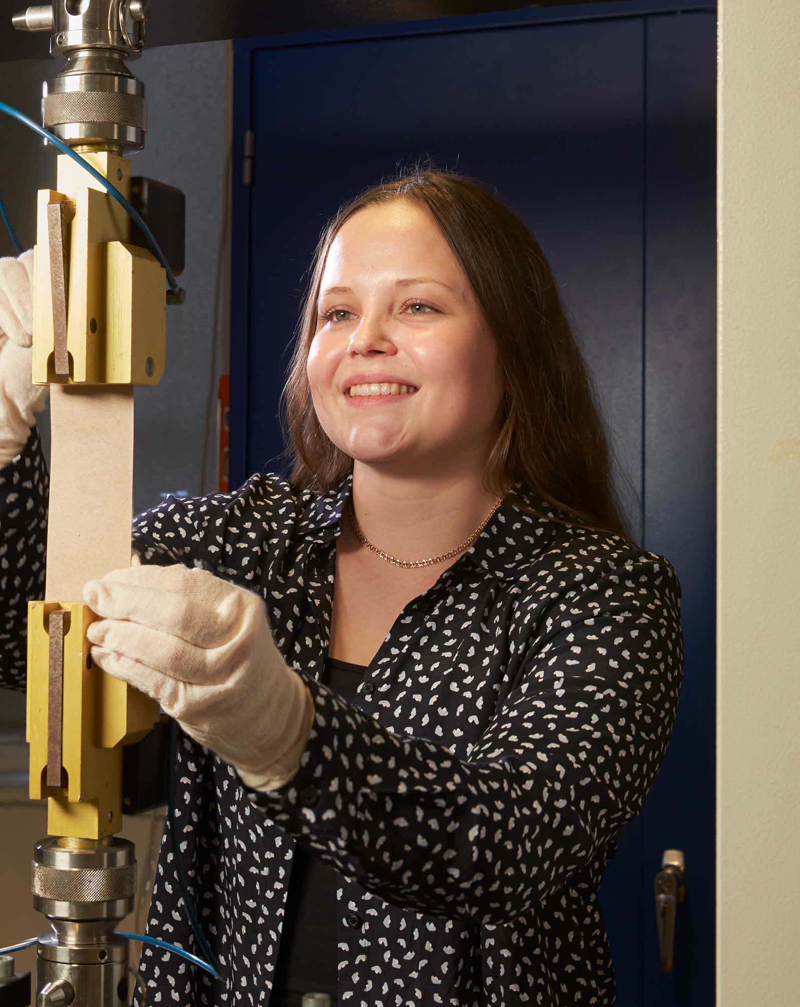 Foto på Matilda Rosdahl, forskningsingenjör på SCA R&D Centre och tidigare exjobbare på enheten.