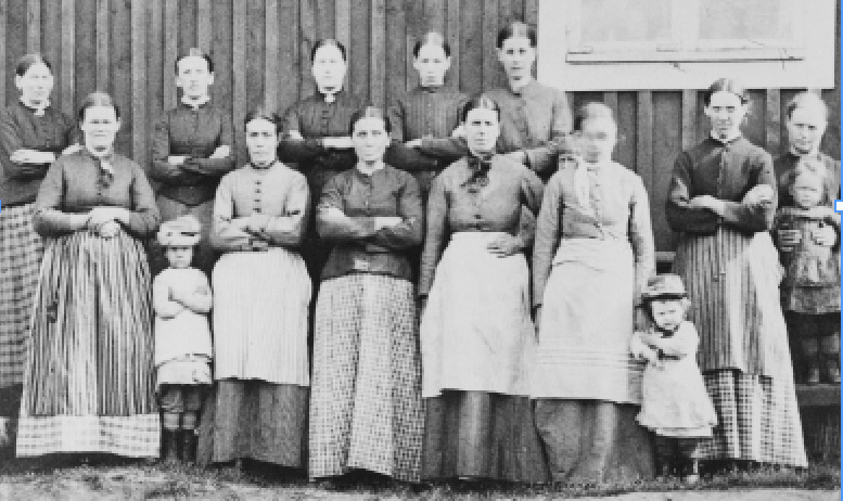 Women and children at Galtström
