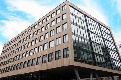 Malmfurukledning som er innfarget og har fått en brunlig overflate.