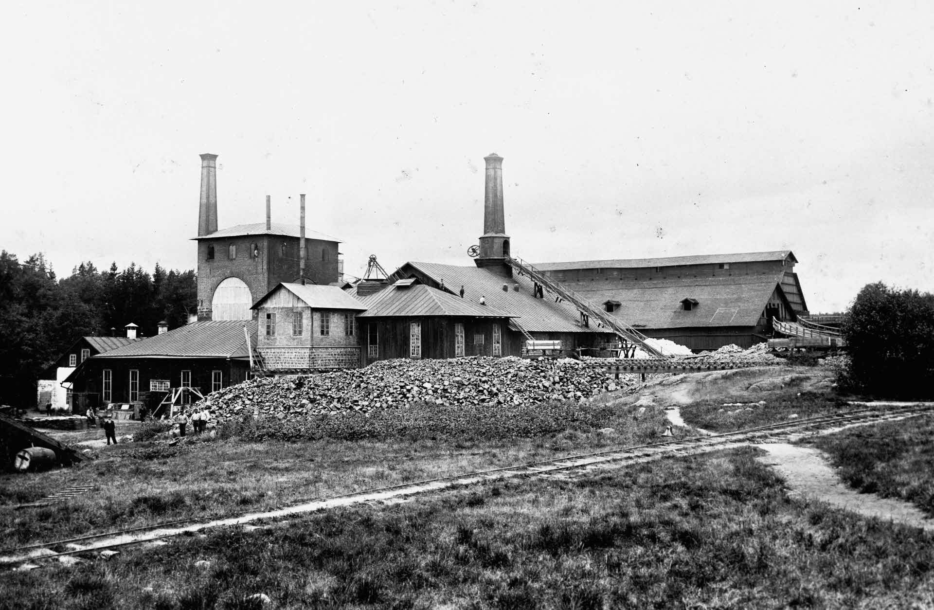 Svartvit bild på Galtströms järnbruk från 1900.