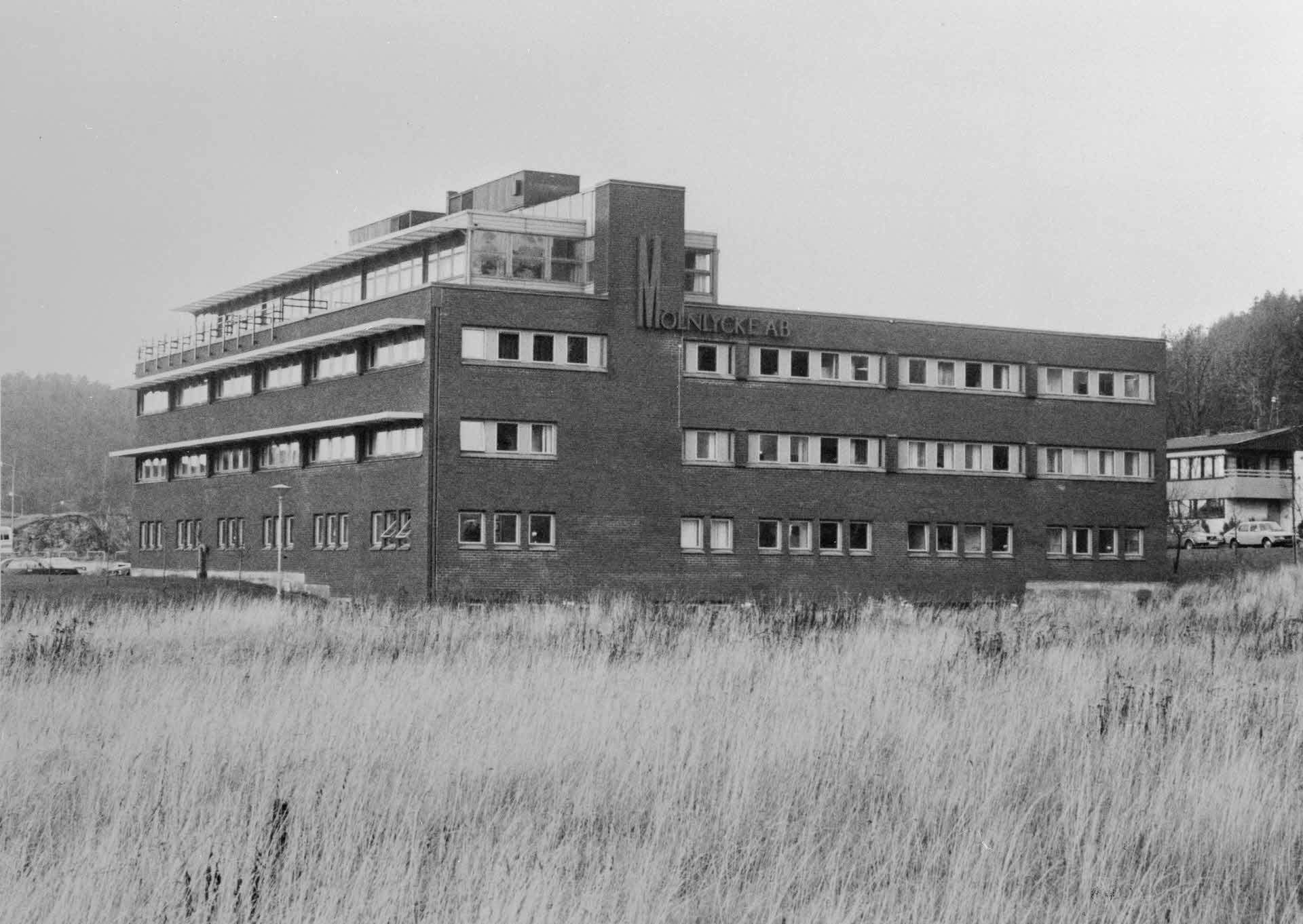 Mölnlyckes kontor i Mölndal, exteriörer, 1975.