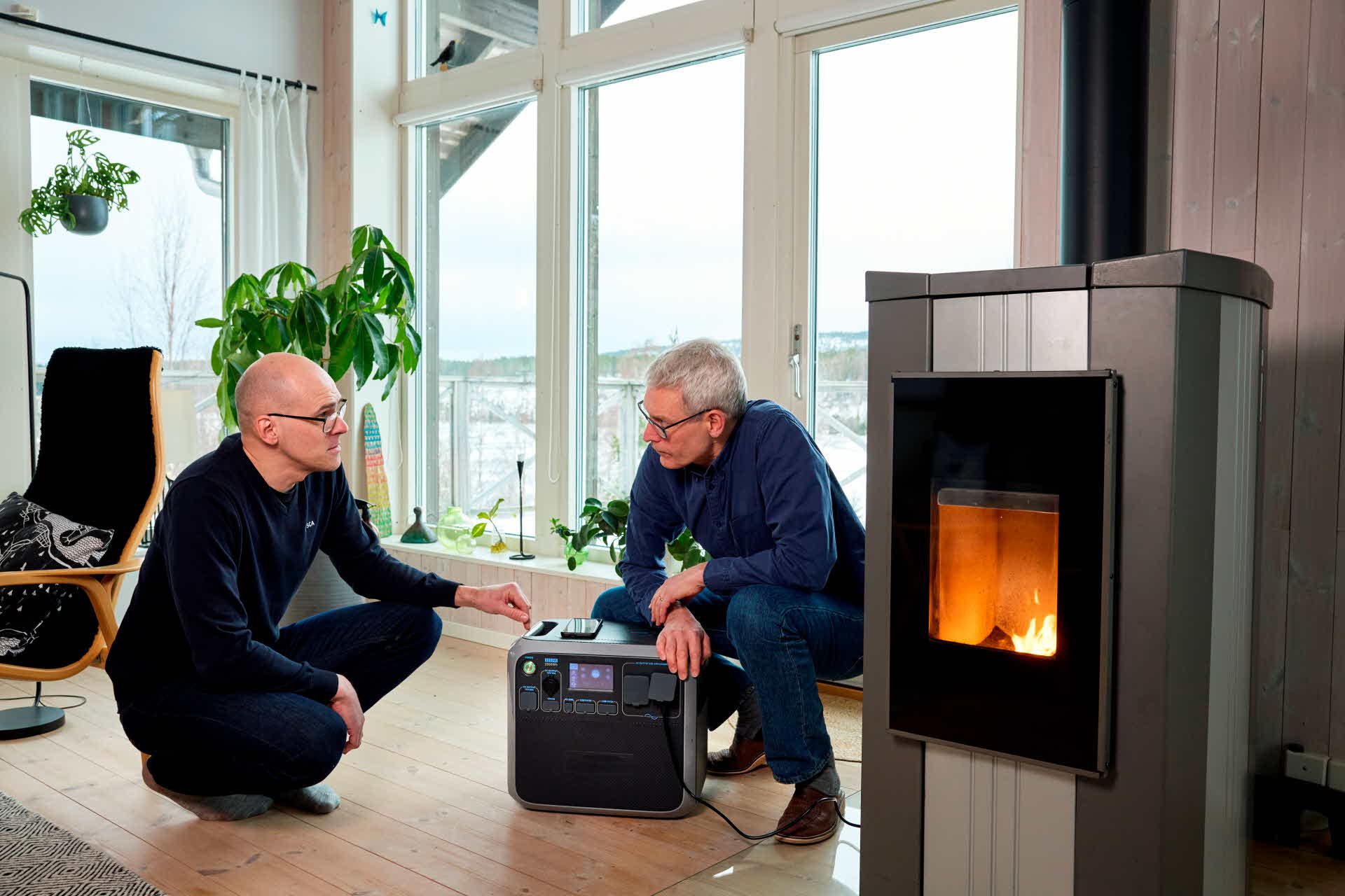 With a power station, you can, for example, run the pellet stove during a power outage.